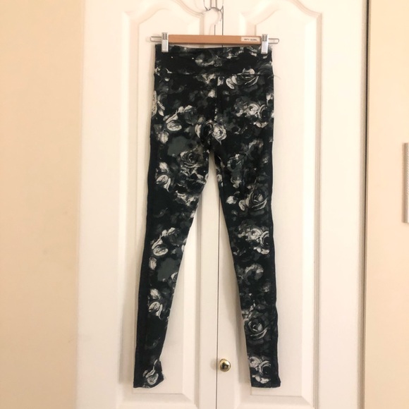 UP Floral Workout Sport Energy Leggings - Picture 3 of 4